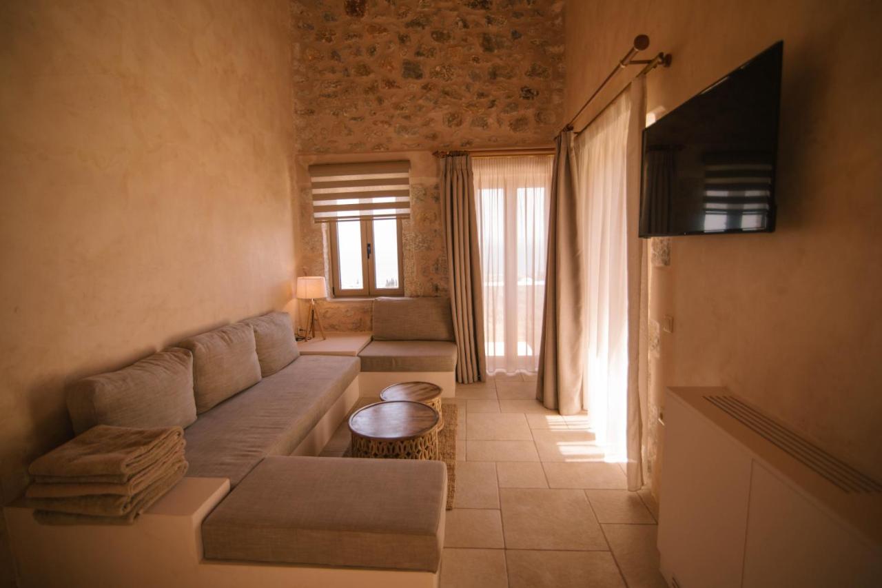 Mani Luxury Suites And Studios In Gytheio With Private Pools Exterior foto
