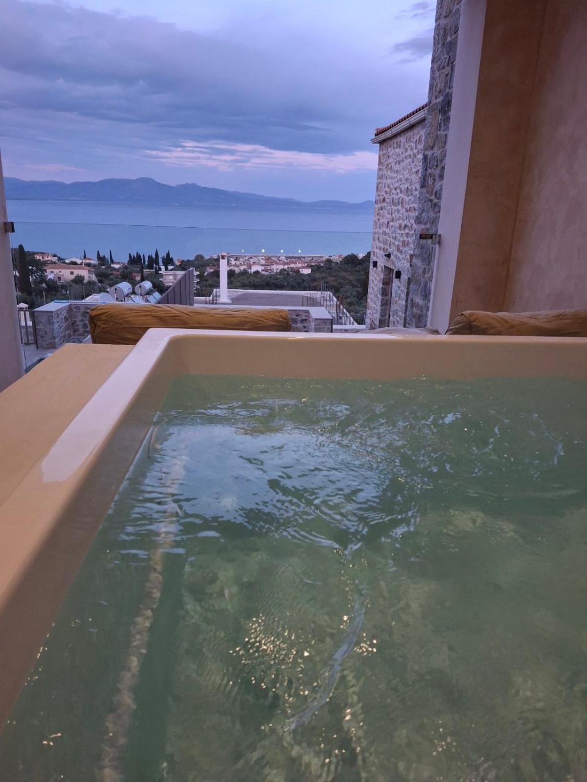 Mani Luxury Suites And Studios In Gytheio With Private Pools Exterior foto